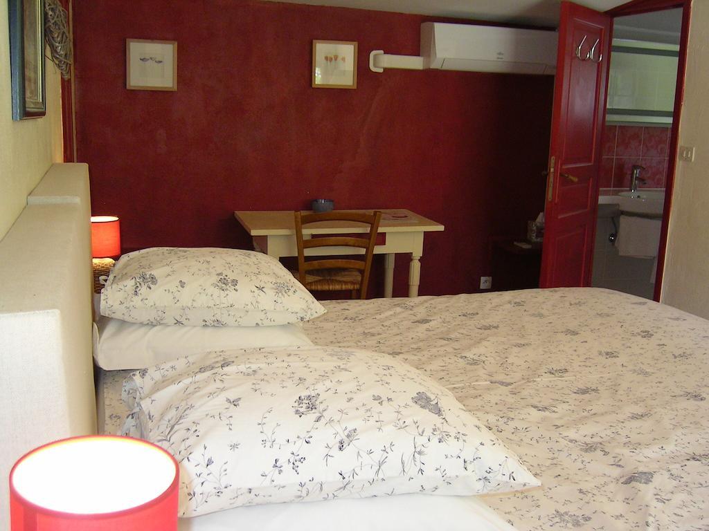 Bed and Breakfast Mas La Provence Л'Іль-сюр-ла-Сорг Номер фото