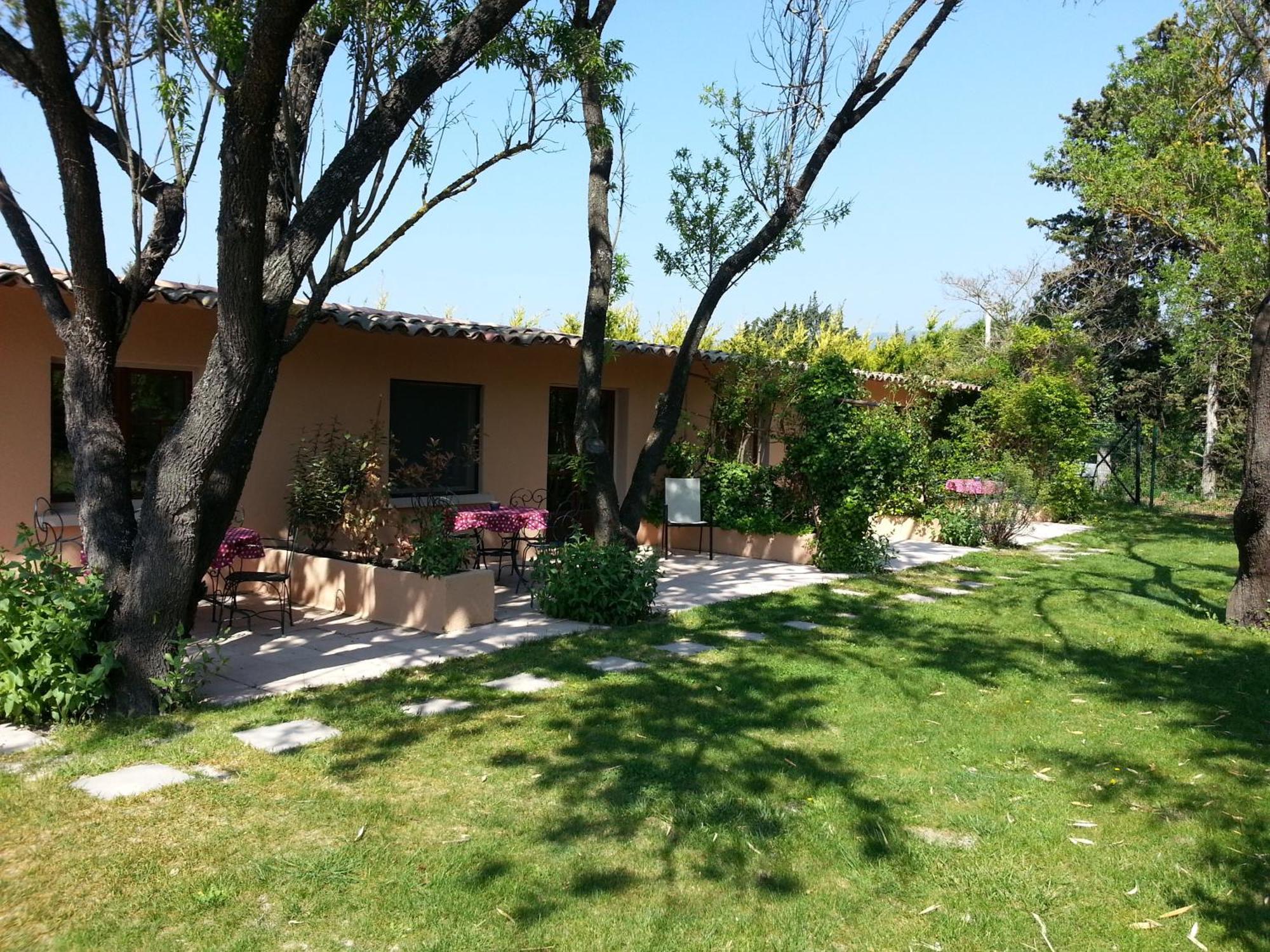 Bed and Breakfast Mas La Provence Л'Іль-сюр-ла-Сорг Екстер'єр фото