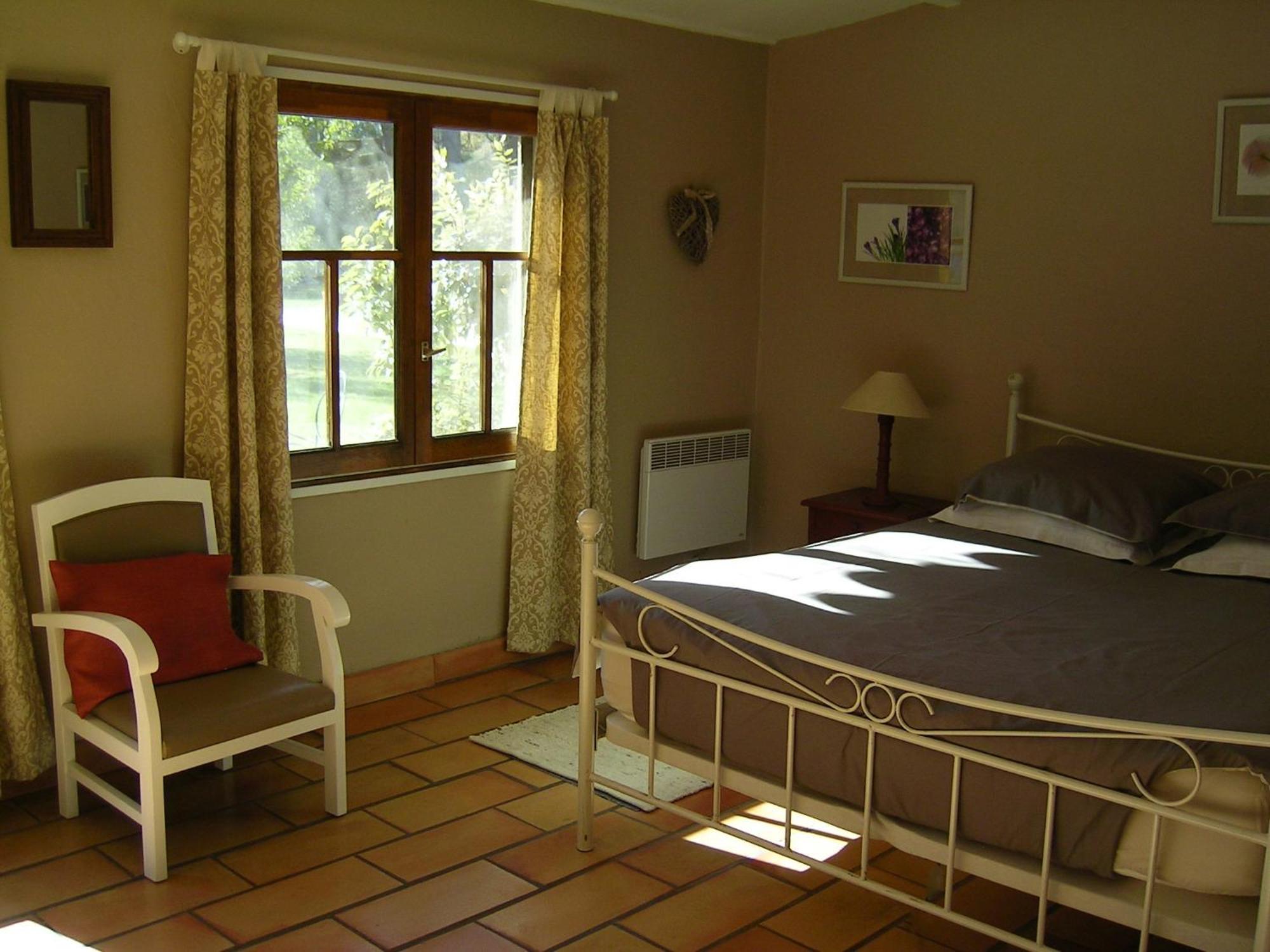 Bed and Breakfast Mas La Provence Л'Іль-сюр-ла-Сорг Номер фото